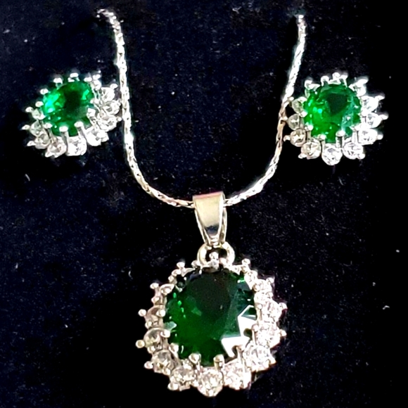 Jewelry Sets  EMERALD ZIRCON NECKLACE/EARRINGS - Picture 3 of 3